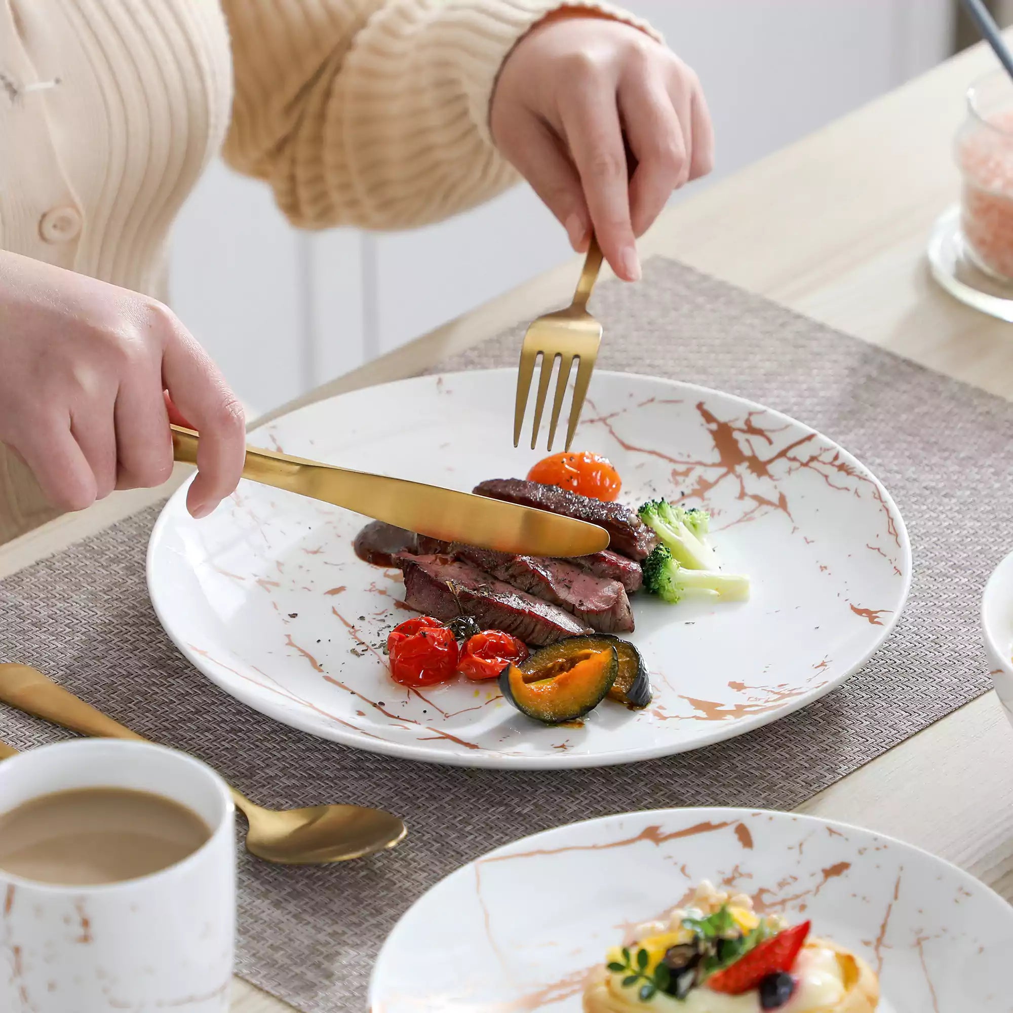 Lovecasa 16-Piece Gold Splash Dinnerware Set Combining Elegance And Functionality For Any Dining Occasion - White