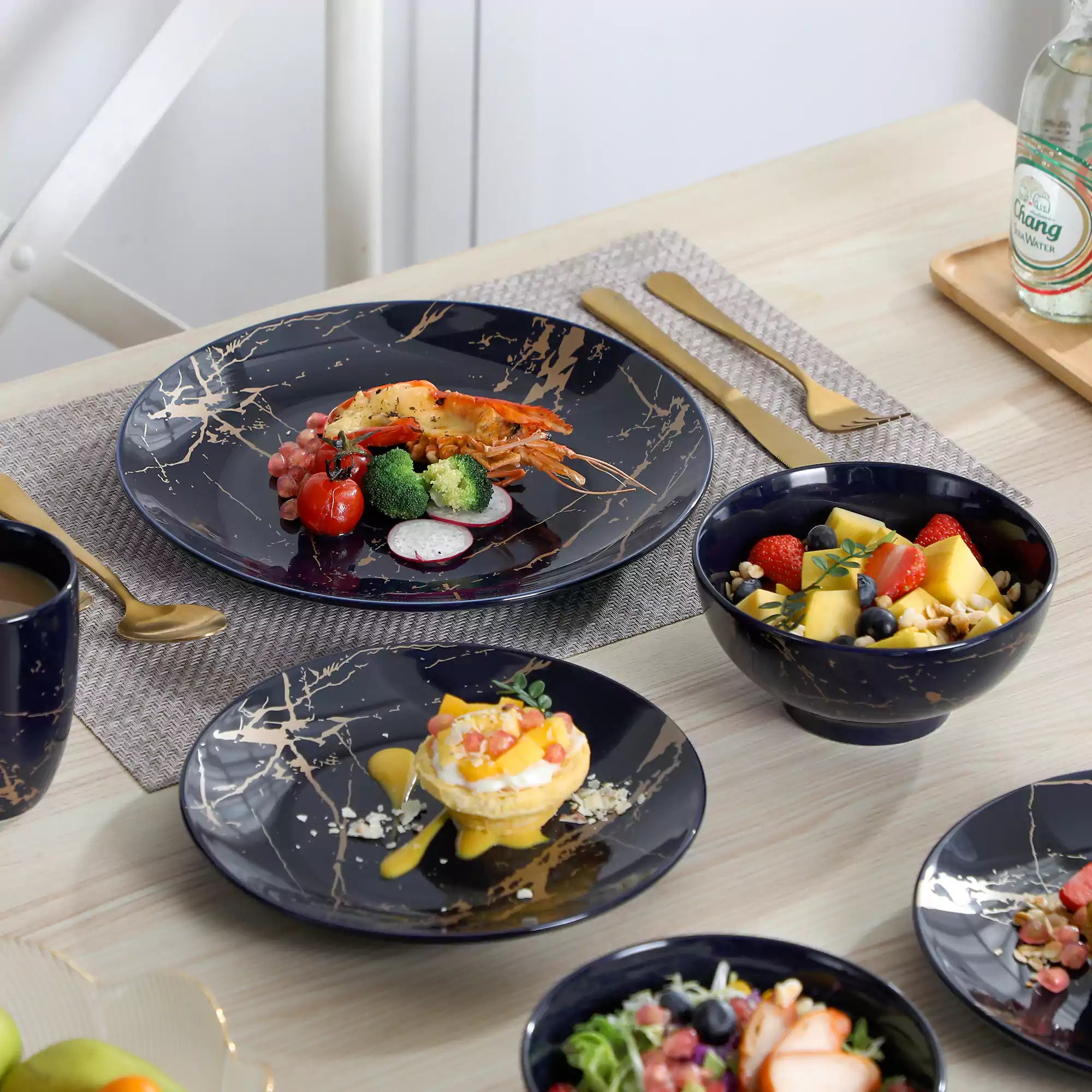 Lovecasa 16-Piece Gold Splash Dinnerware Set Combining Elegance And Functionality For Any Dining Occasion - Navy Blue