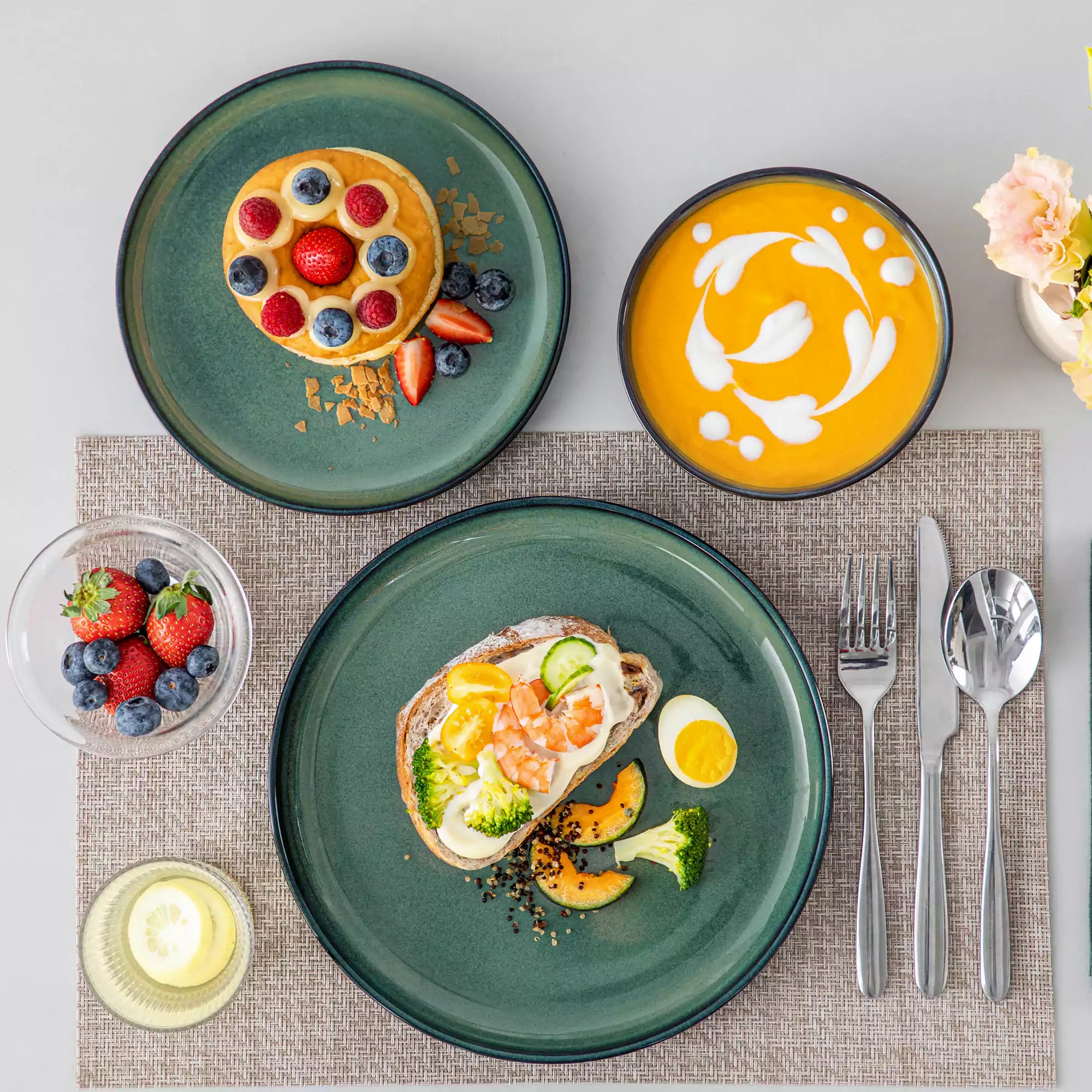 Starry Lipped-Edge 12-Piece Stoneware Dinnerware Set Featuring A Unique Starry Design And Functional Lipped Edges - Green