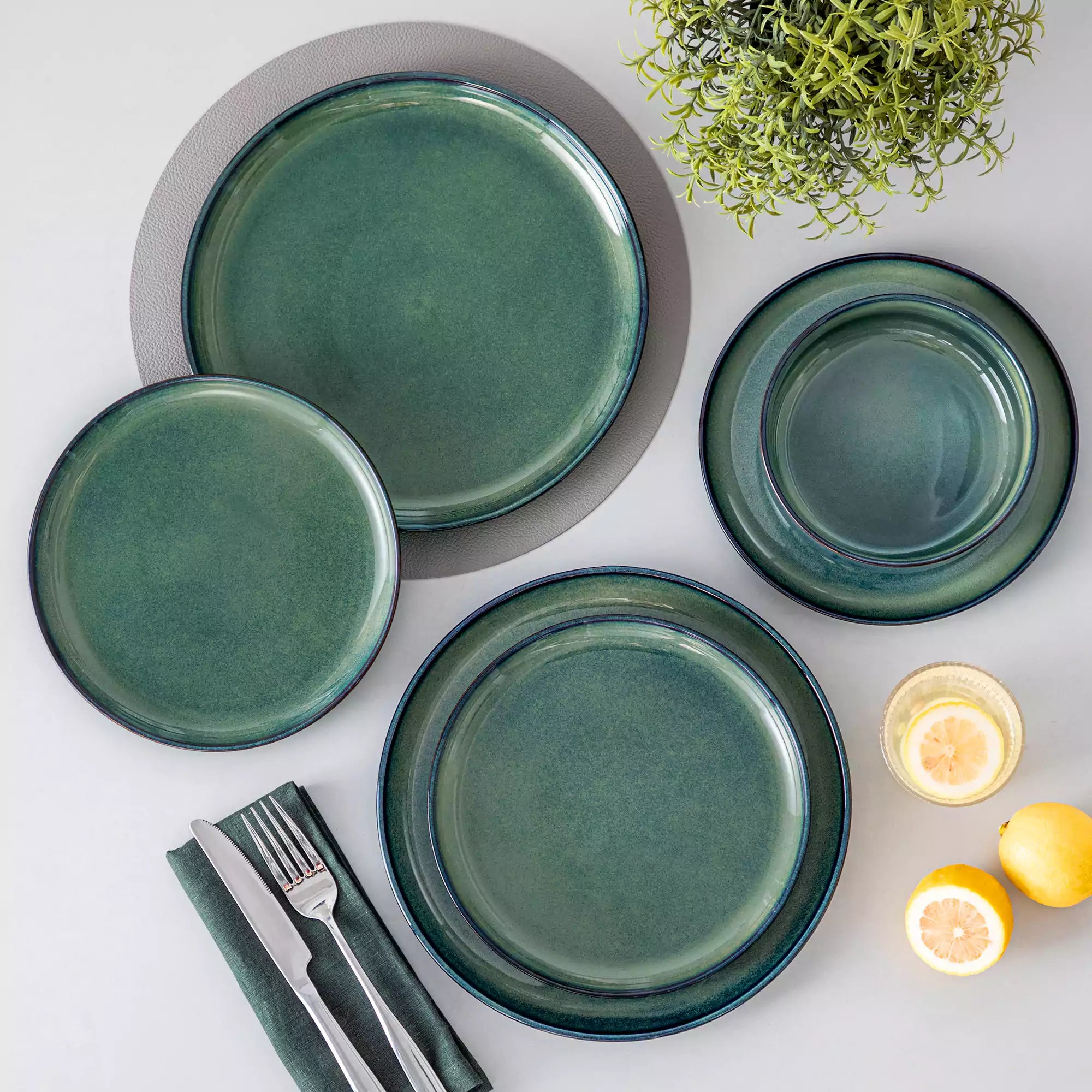 Starry Lipped-Edge 12-Piece Stoneware Dinnerware Set Featuring A Unique Starry Design And Functional Lipped Edges - Green